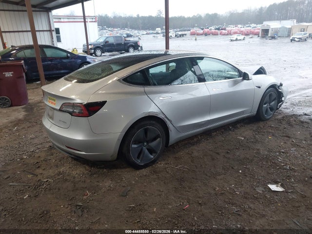 44488550 :رقم المزاد ، 5YJ3E1EB9JF104567 vin ، 2018 Tesla Model 3 Long Range/performance مزاد بيع