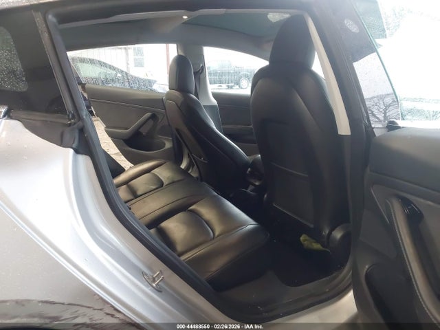44488550 :رقم المزاد ، 5YJ3E1EB9JF104567 vin ، 2018 Tesla Model 3 Long Range/performance مزاد بيع