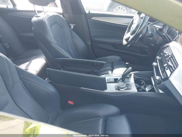 WBAJE5C34HG913711 BMW 540I
