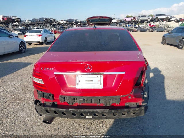 Продаж на аукціоні авто 2014 Mercedes-benz C 250 Sport, vin: WDDGF4HBXEA963697, номер лоту: 44488632