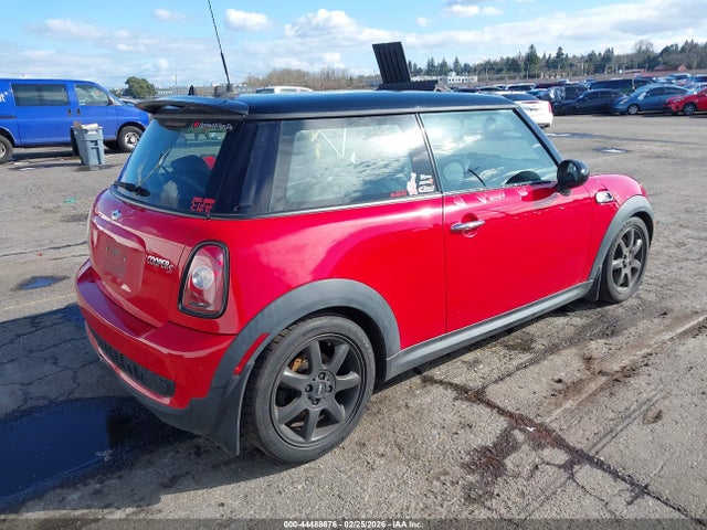 2008 MINI COOPER S WMWMF73528TT89537 Photo 3