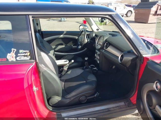 2008 MINI COOPER S WMWMF73528TT89537 Photo 4