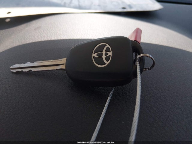 2017 TOYOTA RAV4 JTMBFREV7HJ148555 Photo 10