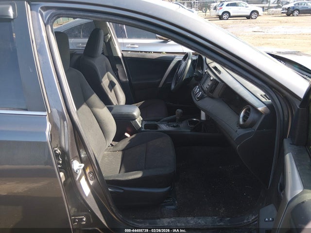 2017 TOYOTA RAV4 JTMBFREV7HJ148555 Photo 4