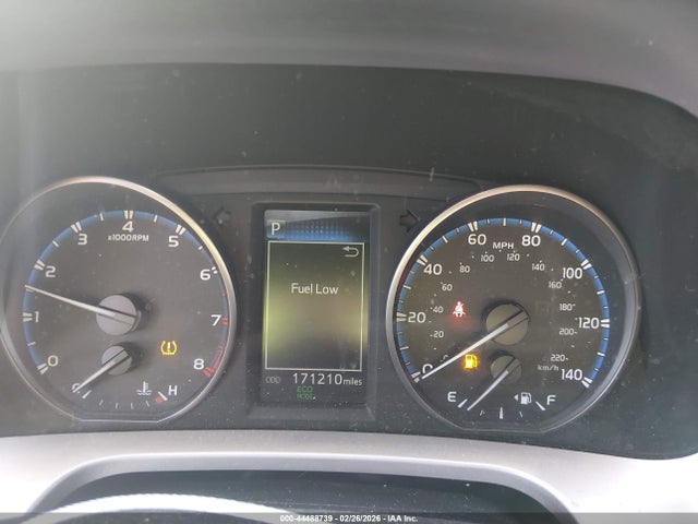 2017 TOYOTA RAV4 JTMBFREV7HJ148555 Photo 6
