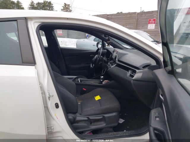 NMTKHMBXXJR025780 Toyota C-HR XLE