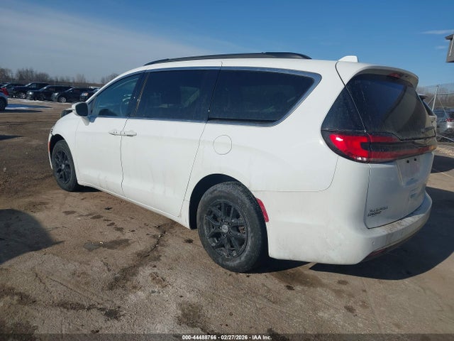 2022 CHRYSLER PACIFICA 2C4RC1BG1NR115170 Photo 2