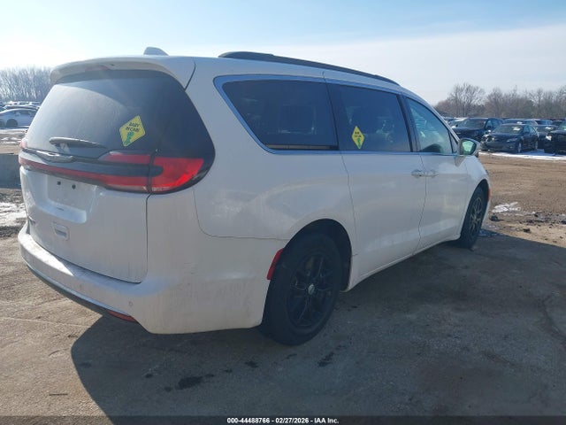 2022 CHRYSLER PACIFICA 2C4RC1BG1NR115170 Photo 3