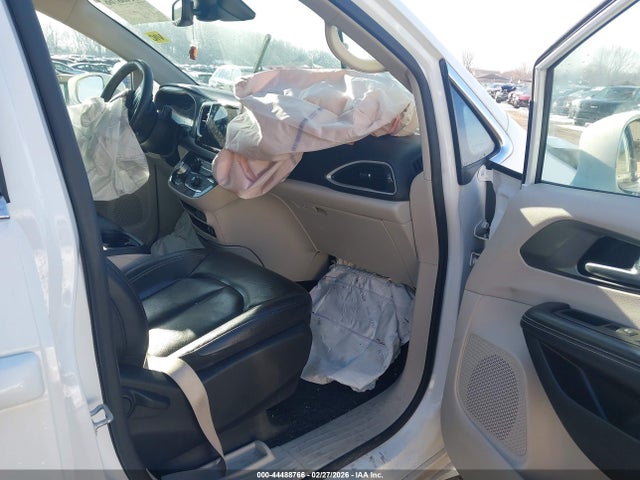 2022 CHRYSLER PACIFICA 2C4RC1BG1NR115170 Photo 4