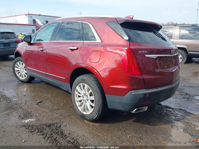 2017 CADILLAC XT5 1GYKNARS4HZ126772 Photo 2