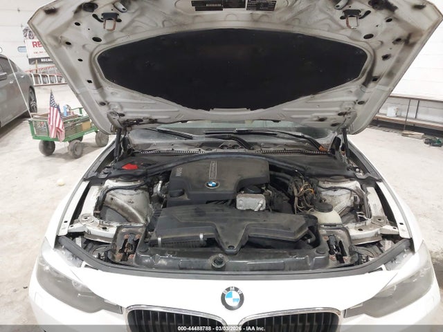 44488788 :رقم المزاد ، WBA3B3G55DNR80003 vin ، 2013 Bmw 328i Xdrive مزاد بيع