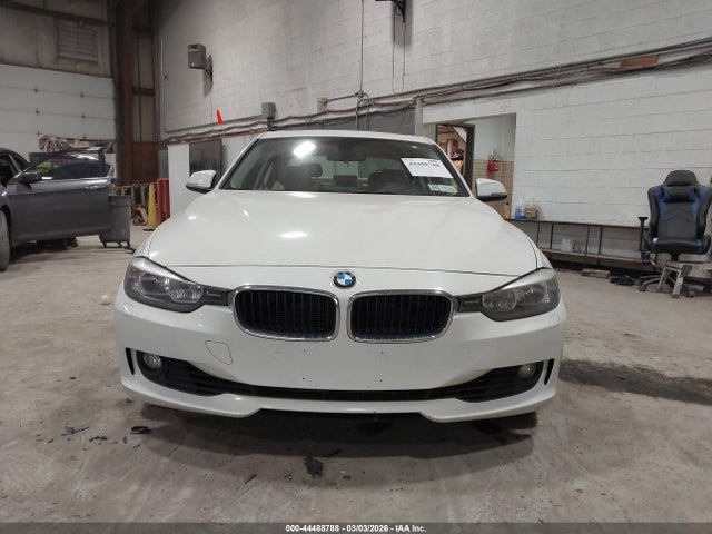 44488788 :رقم المزاد ، WBA3B3G55DNR80003 vin ، 2013 Bmw 328i Xdrive مزاد بيع