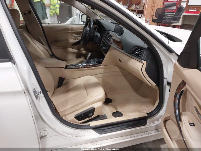 44488788 :رقم المزاد ، WBA3B3G55DNR80003 vin ، 2013 Bmw 328i Xdrive مزاد بيع