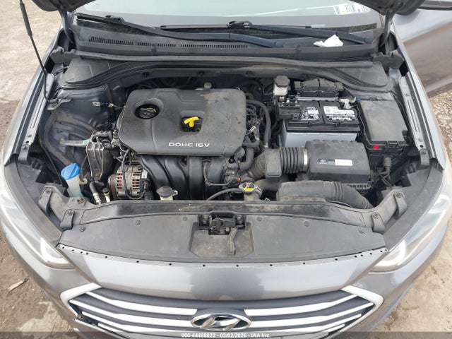 5NPD84LF0JH358818 Hyundai ELANTRA SEL