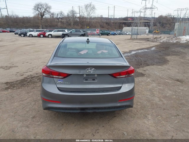 5NPD84LF0JH358818 Hyundai ELANTRA SEL