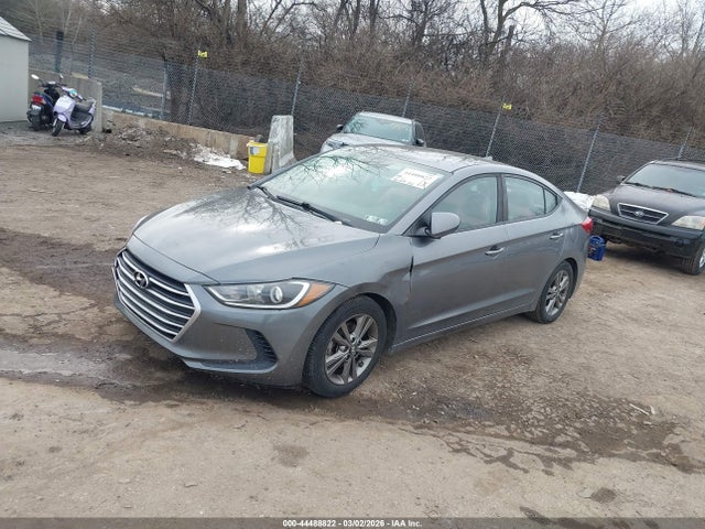 5NPD84LF0JH358818 Hyundai ELANTRA SEL