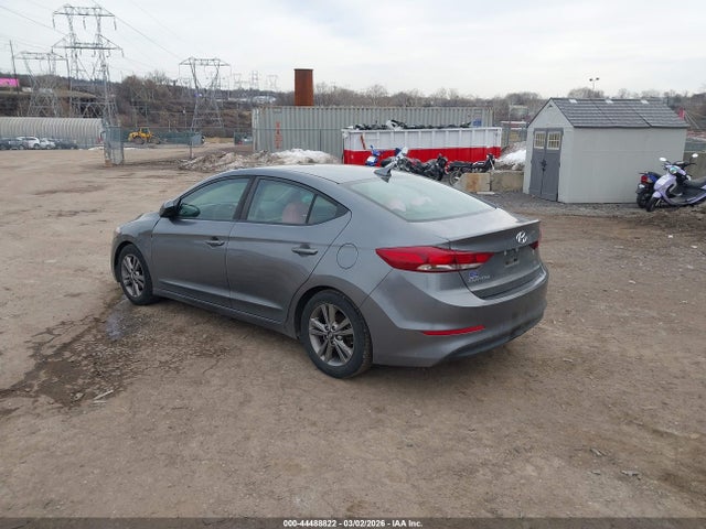 5NPD84LF0JH358818 Hyundai ELANTRA SEL
