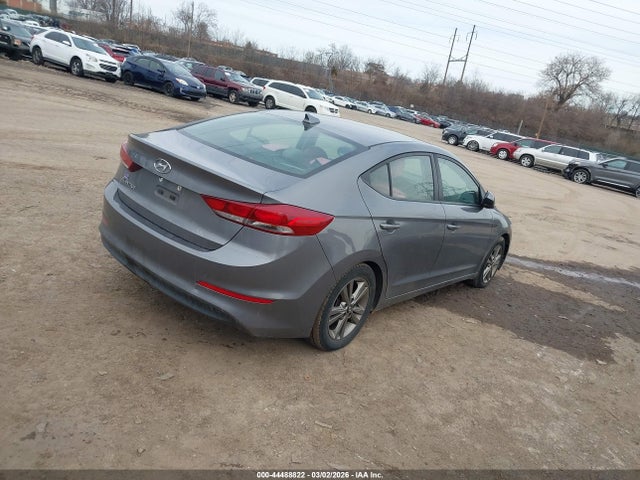5NPD84LF0JH358818 Hyundai ELANTRA SEL