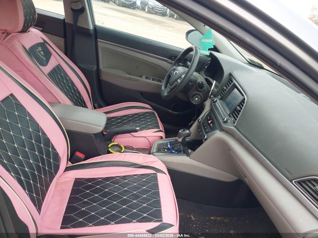 5NPD84LF0JH358818 Hyundai ELANTRA SEL