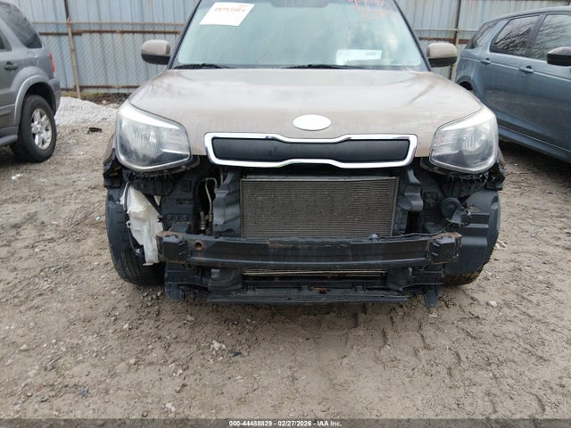 44488829 :رقم المزاد ، KNDJN2A2XE7018666 vin ، 2014 Kia Soul مزاد بيع