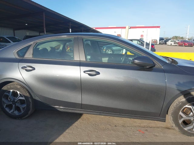 3KPF24AD3ME341970 KIA Forte Lxs