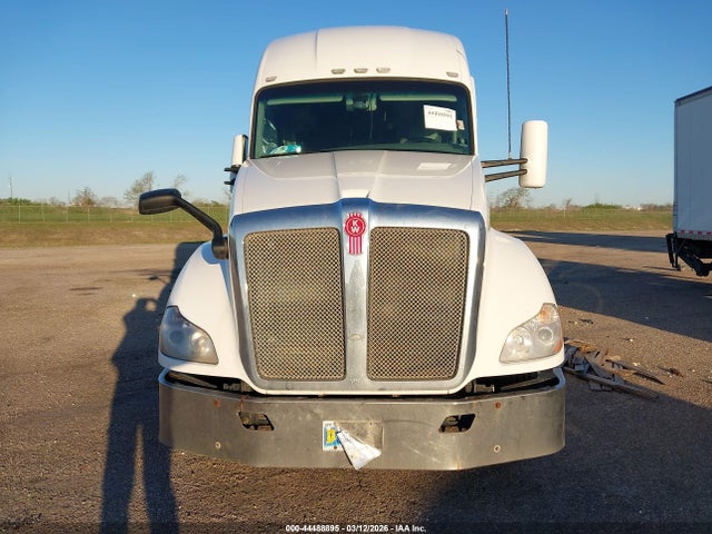Продажа на аукционе авто 2017 Kenworth T680, vin: 1XKYDP9X7HJ175193, номер лота: 44488895