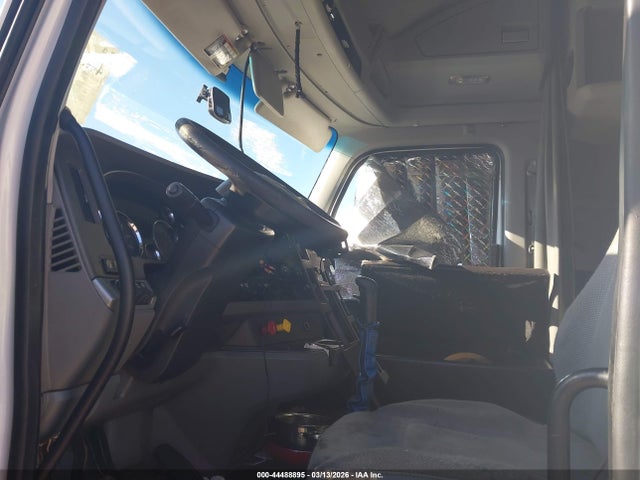 Продажа на аукционе авто 2017 Kenworth T680, vin: 1XKYDP9X7HJ175193, номер лота: 44488895