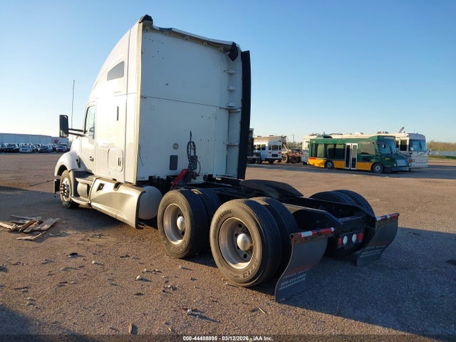 Продажа на аукционе авто 2017 Kenworth T680, vin: 1XKYDP9X7HJ175193, номер лота: 44488895