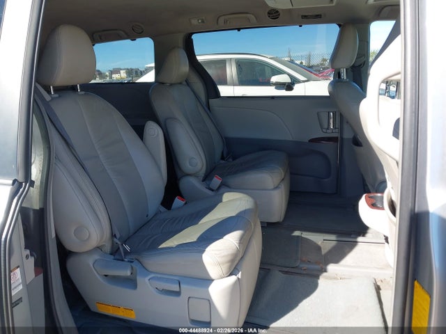 Aukcja sprzedaży 2011 Toyota Sienna Xle, vin: 5TDDK3DC7BS003205, numer aukcji: 44488924
