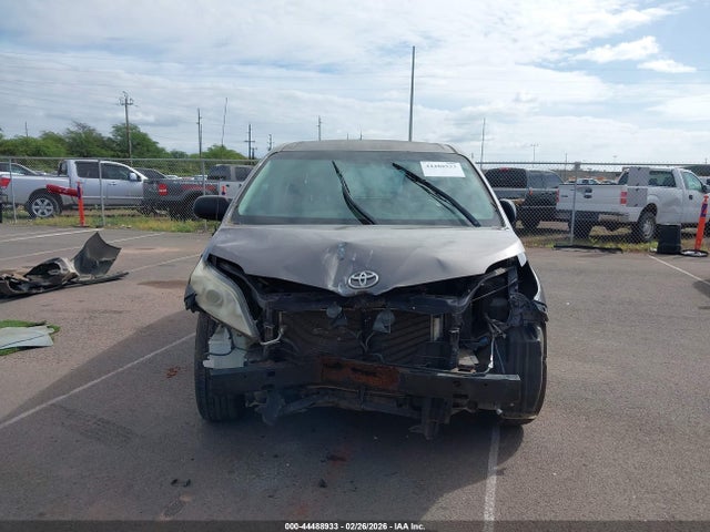 2014 Toyota Sienna L V6 7 Passenger მანქანა იყიდება აუქციონზე, vin: 5TDZK3DC9ES473732, აუქციონის ნომერი: 44488933