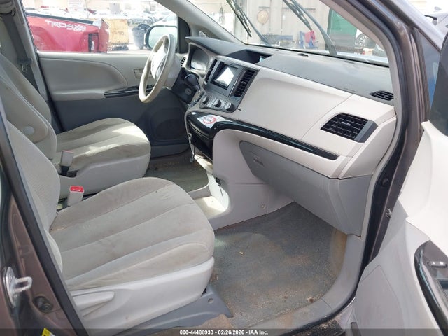 2014 Toyota Sienna L V6 7 Passenger მანქანა იყიდება აუქციონზე, vin: 5TDZK3DC9ES473732, აუქციონის ნომერი: 44488933