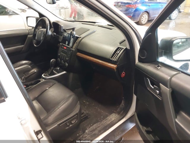 2010 LAND ROVER LR2 SALFT2BN0AH192750 Photo 4