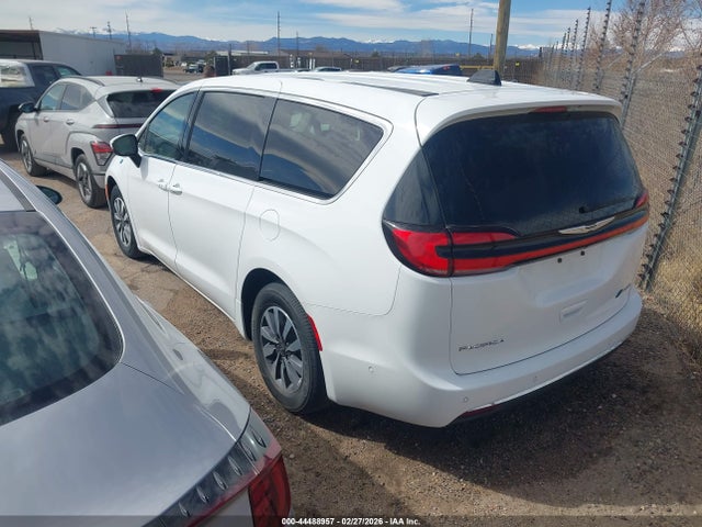 Chrysler Pacifica Hybrid Touring L 2023 2C4RC1L74PR518142 Image 3