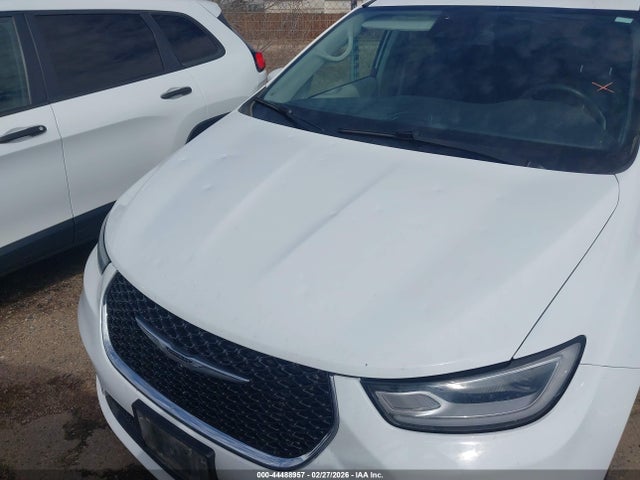 Chrysler Pacifica Hybrid Touring L 2023 2C4RC1L74PR518142 Image 6