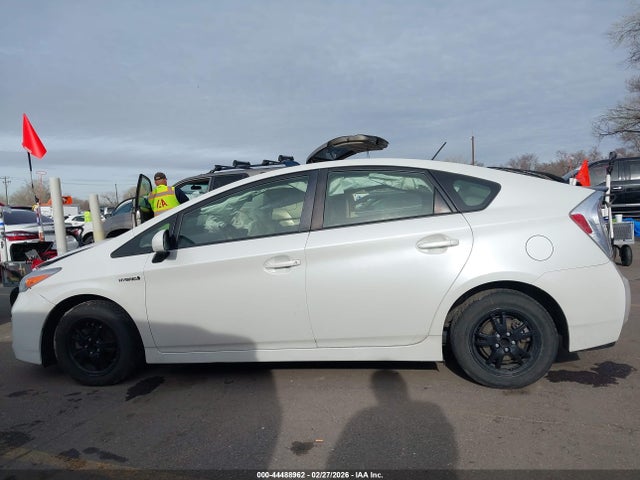 Toyota Prius Two 2015 JTDKN3DUXF0456489 Image 14