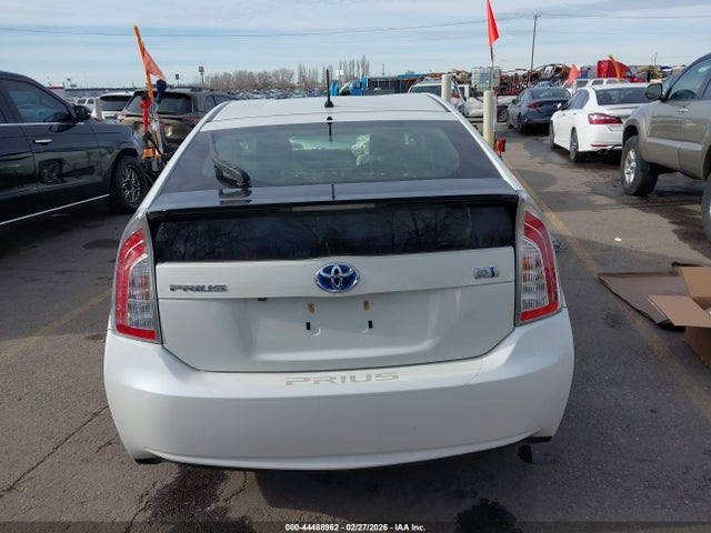 Toyota Prius Two 2015 JTDKN3DUXF0456489 Image 16