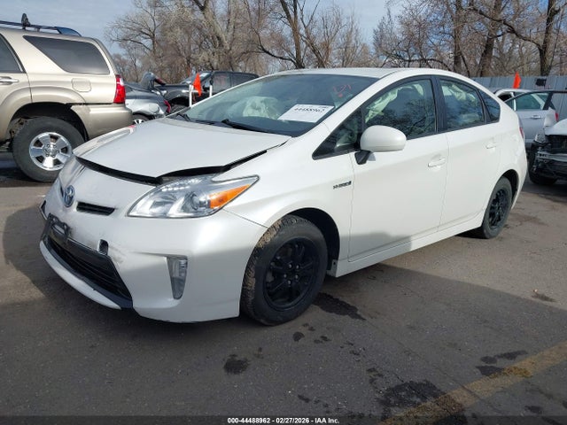 Toyota Prius Two 2015 JTDKN3DUXF0456489 Image 2