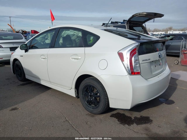 Toyota Prius Two 2015 JTDKN3DUXF0456489 Image 3