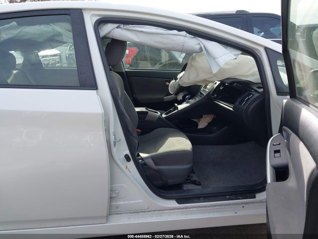 Toyota Prius Two 2015 JTDKN3DUXF0456489 Image 5