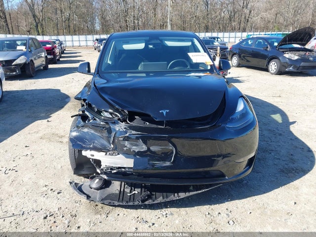 2024 Tesla Model Y Long Range Dual Motor All-wheel Drive მანქანა იყიდება აუქციონზე, vin: 7SAYGDEE6RA331643, აუქციონის ნომერი: 44488982