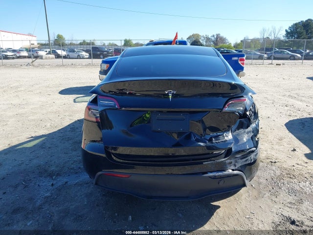 2024 Tesla Model Y Long Range Dual Motor All-wheel Drive მანქანა იყიდება აუქციონზე, vin: 7SAYGDEE6RA331643, აუქციონის ნომერი: 44488982