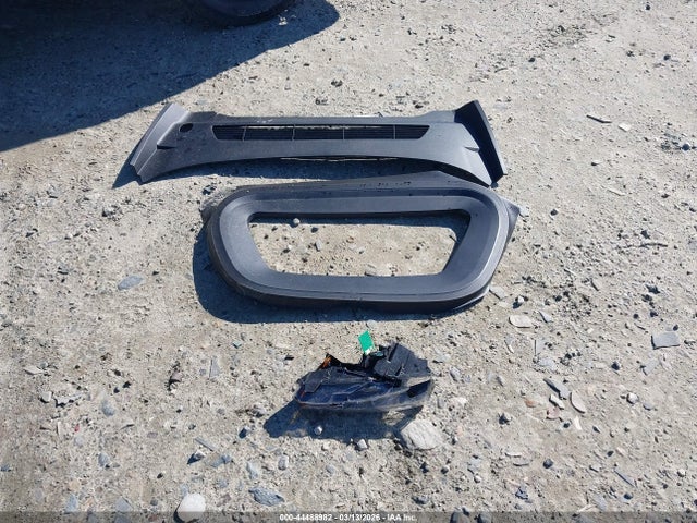 2024 Tesla Model Y Long Range Dual Motor All-wheel Drive მანქანა იყიდება აუქციონზე, vin: 7SAYGDEE6RA331643, აუქციონის ნომერი: 44488982