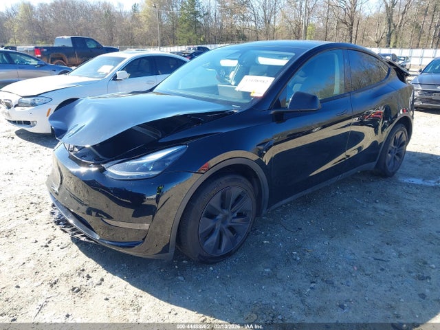 2024 Tesla Model Y Long Range Dual Motor All-wheel Drive მანქანა იყიდება აუქციონზე, vin: 7SAYGDEE6RA331643, აუქციონის ნომერი: 44488982