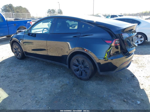 2024 Tesla Model Y Long Range Dual Motor All-wheel Drive მანქანა იყიდება აუქციონზე, vin: 7SAYGDEE6RA331643, აუქციონის ნომერი: 44488982