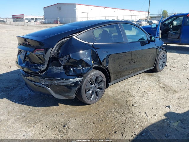 2024 Tesla Model Y Long Range Dual Motor All-wheel Drive მანქანა იყიდება აუქციონზე, vin: 7SAYGDEE6RA331643, აუქციონის ნომერი: 44488982