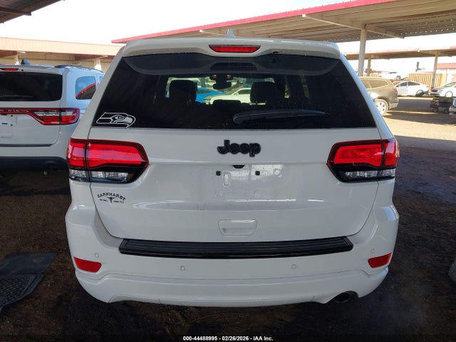 1C4RJEAGXJC110017 Jeep Grand Cherokee Altitude 4x2