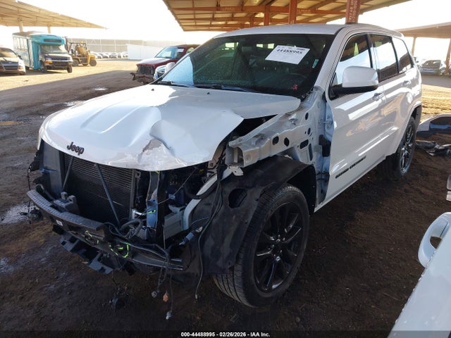 1C4RJEAGXJC110017 Jeep Grand Cherokee Altitude 4x2