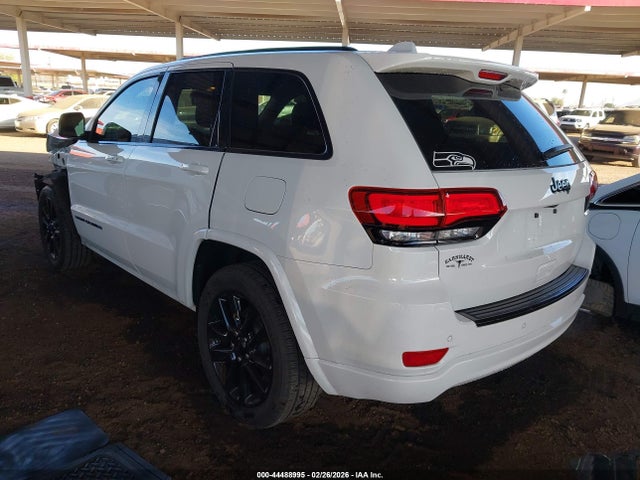 1C4RJEAGXJC110017 Jeep Grand Cherokee Altitude 4x2