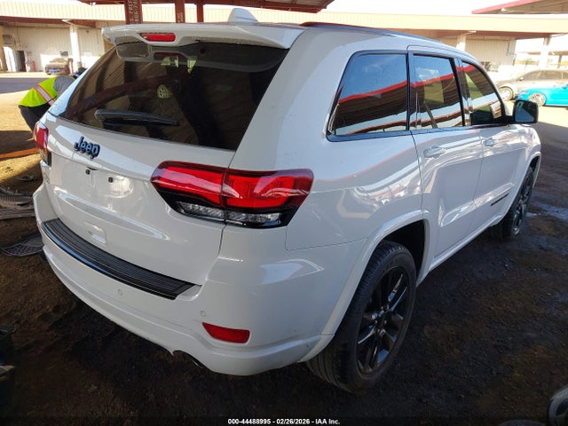 1C4RJEAGXJC110017 Jeep Grand Cherokee Altitude 4x2