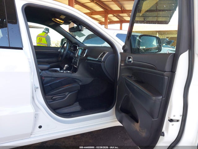 1C4RJEAGXJC110017 Jeep Grand Cherokee Altitude 4x2